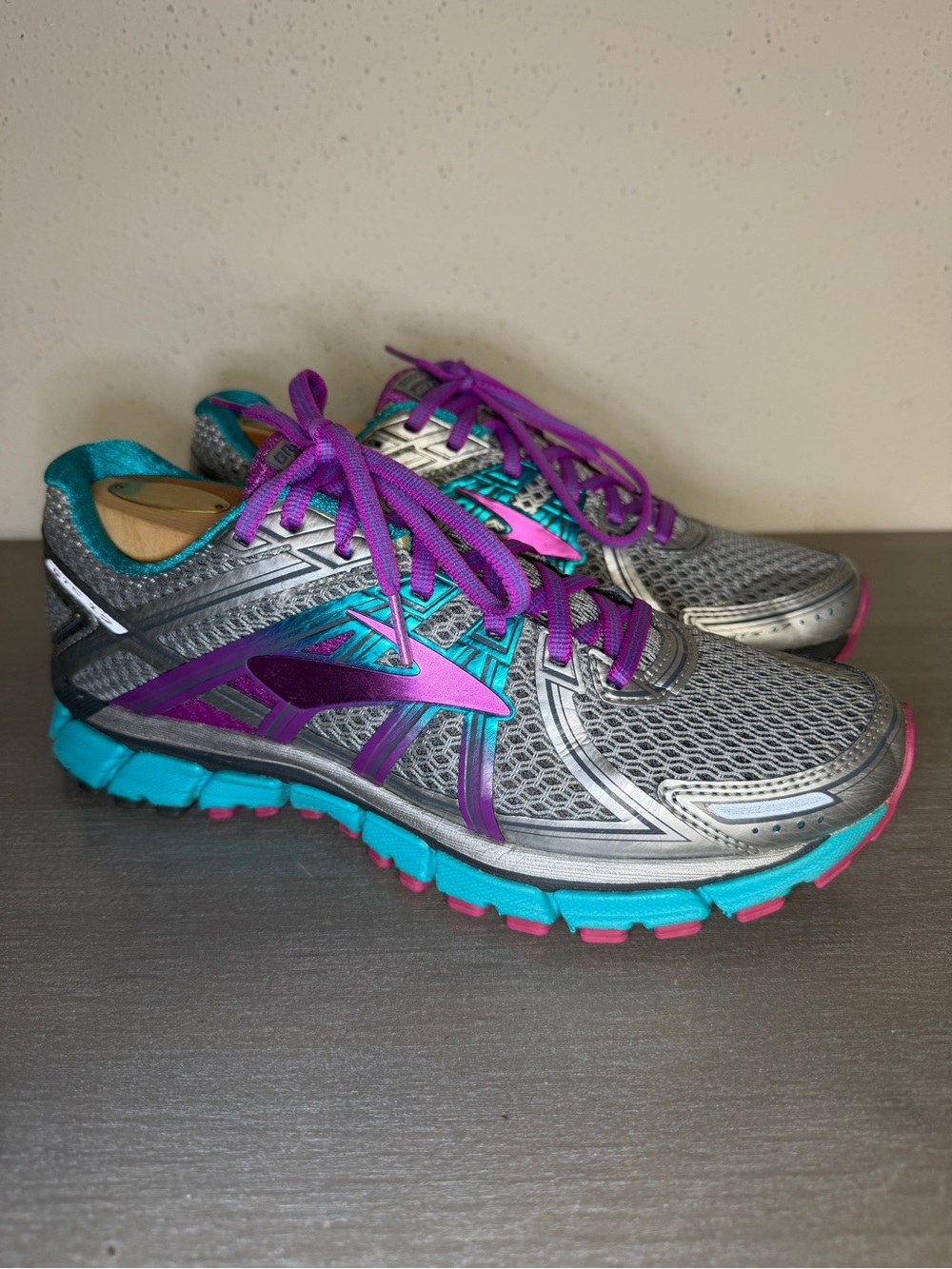 Brooks Adrenaline GTS 17 Women’s Size 9.5 Running Walking Stability Sneakers